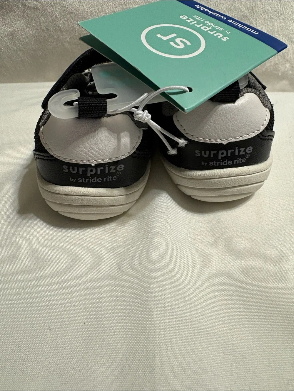 Stride Rite Black and White /Baby  Shoes Sneakers  !!!! Size 4 Months
